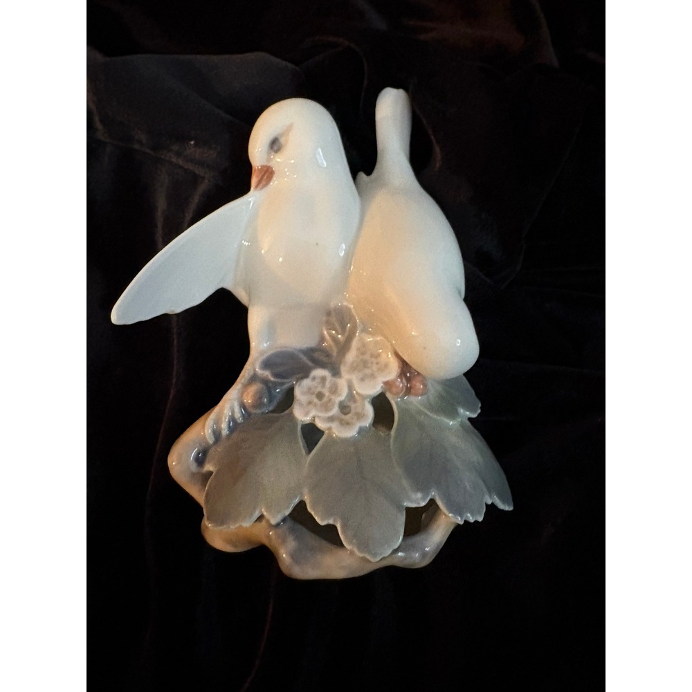 Royal Copenhagen White Doves Porcelain Figurine 402 Denmark Bird Decor